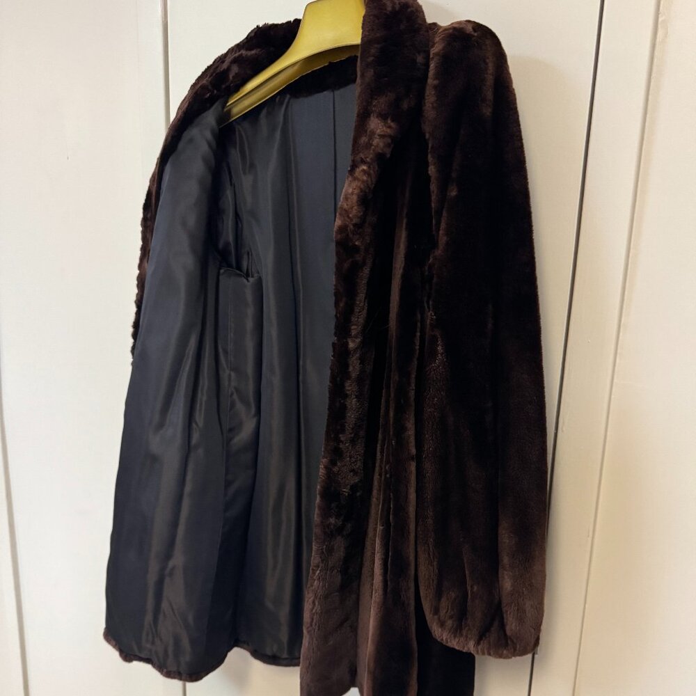 Vintage Stunning Authentic Fur Coat w/ Fur Hat - LUXURY!! - Picture 4 of 7